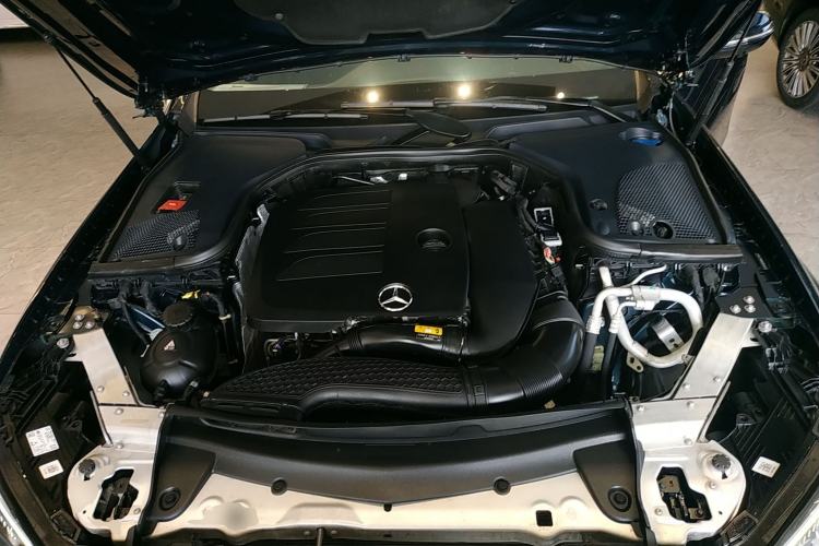 Used Mercedes-Benz E-Class 2021 Restyled E 300 L Luxury Edition Engine Bay