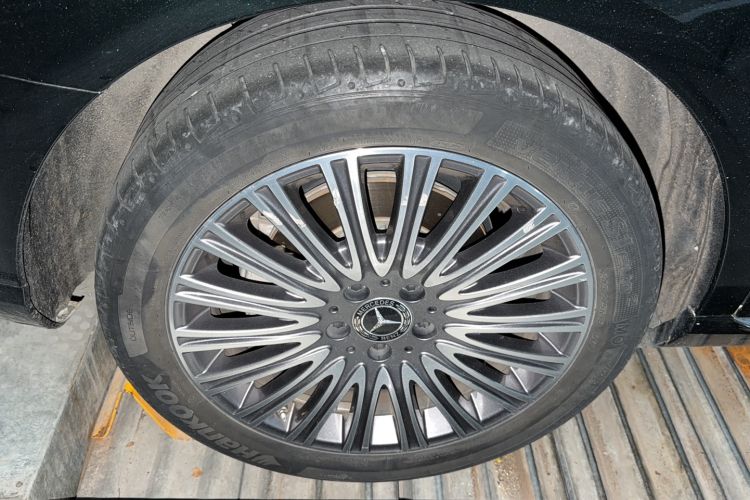 Used Mercedes-Benz E-Class 2021 Restyled E 300 L Luxury Edition Exterior 3