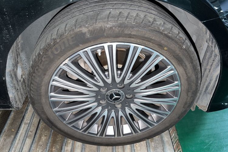 Used Mercedes-Benz E-Class 2021 Restyled E 300 L Luxury Edition Exterior 4