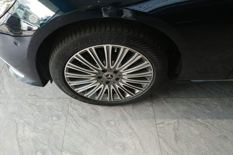 Used Mercedes-Benz E-Class 2021 Restyled E 300 L Luxury Edition Exterior 4