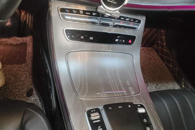 Used Mercedes-Benz E-Class 2021 E 300 L Premium Edition Gear Lever