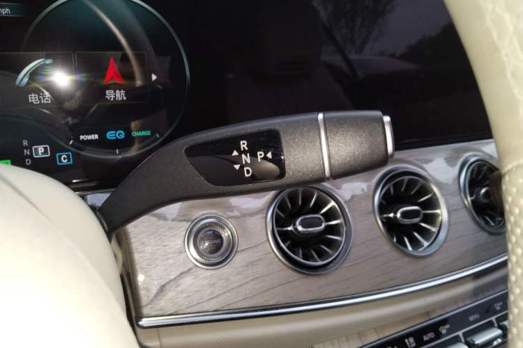 Used Mercedes-Benz E-Class 2021 Restyled E 260 4MATIC Convertible Coupe Gear Lever