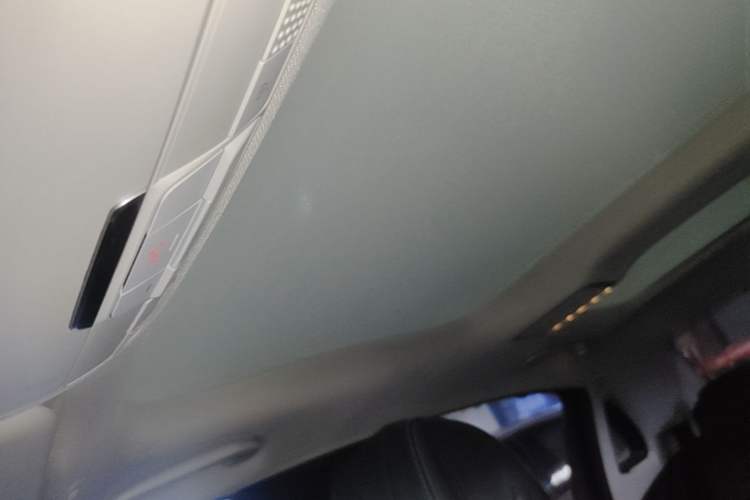 Used Mercedes-Benz E-Class 2021 E 300 L Premium Edition Headliner
