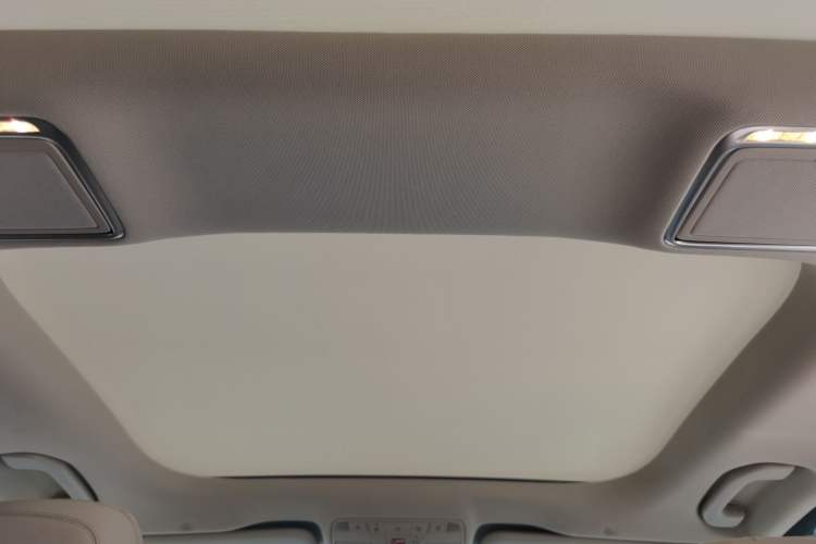 Used Mercedes-Benz E-Class 2021 Restyled E 300 L Sport Premium Edition Headliner