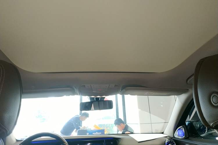 Used Mercedes-Benz E-Class 2021 Restyled E 300 L Luxury Edition Headliner