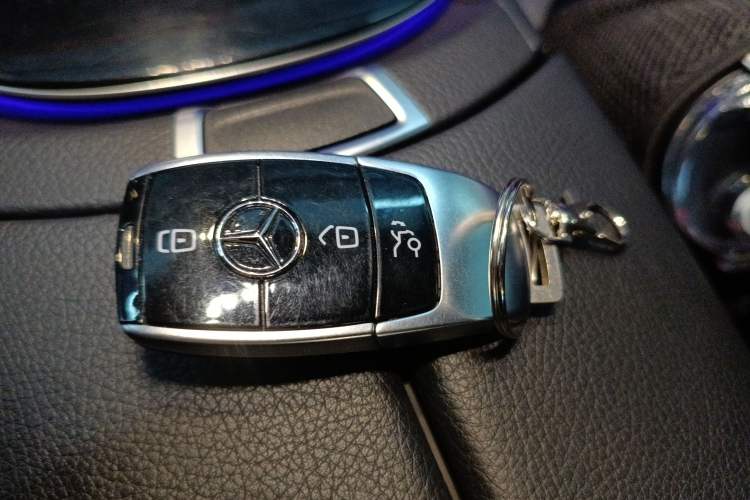 Used Mercedes-Benz E-Class 2021 Facelift E 260 Coupe Interior 1