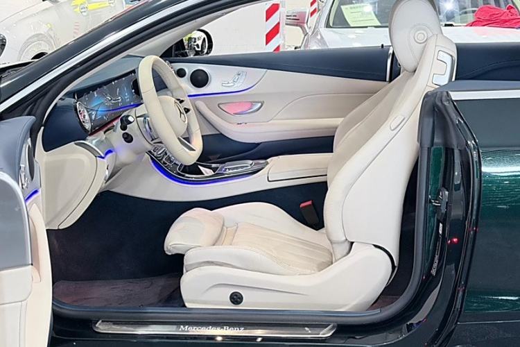 Used Mercedes-Benz E-Class 2021 Facelift E 260 Coupe Interior 10