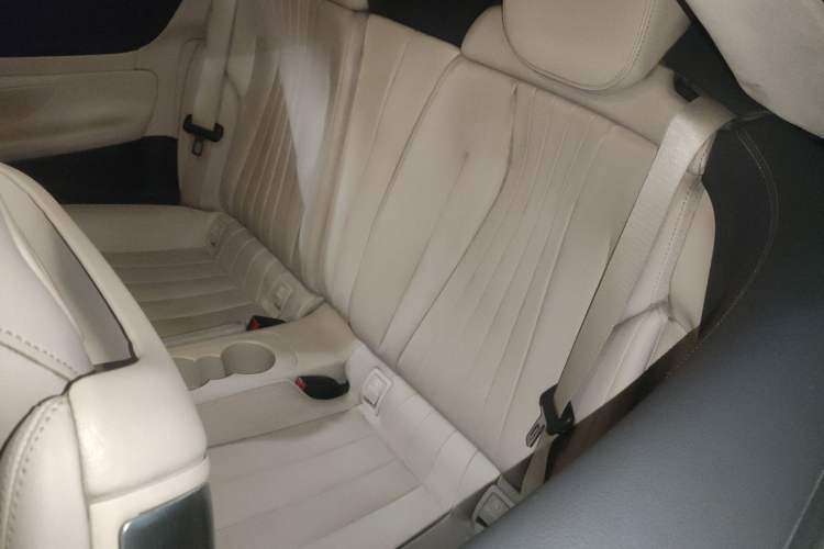 Used Mercedes-Benz E-Class 2021 E 260 Convertible Coupe Interior 4