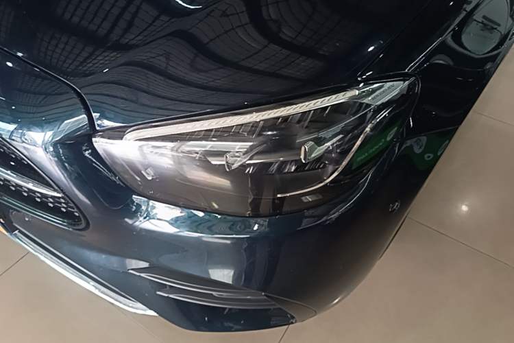 Used Mercedes-Benz E-Class 2021 E 300 L Sporty and Stylish Model Left Front Headlight