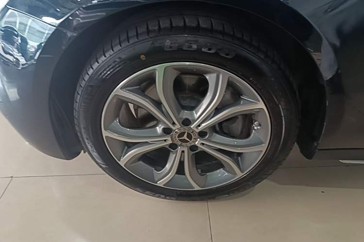 Used Mercedes-Benz E-Class 2021 E 300 L Sporty and Stylish Model Left Front Wheel Hub