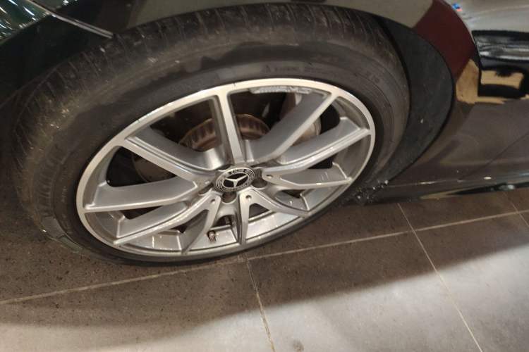 Used Mercedes-Benz E-Class 2021 Facelift E 260 Coupe Left Front Wheel Hub