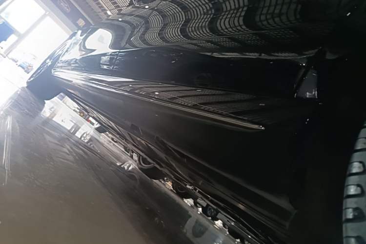 Used Mercedes-Benz E-Class 2021 E 300 L Sporty and Stylish Model Left Side Sill