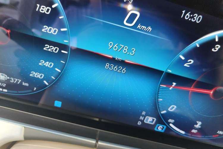 Used Mercedes-Benz E-Class 2021 Facelift E 260 Coupe Odometer Close Up