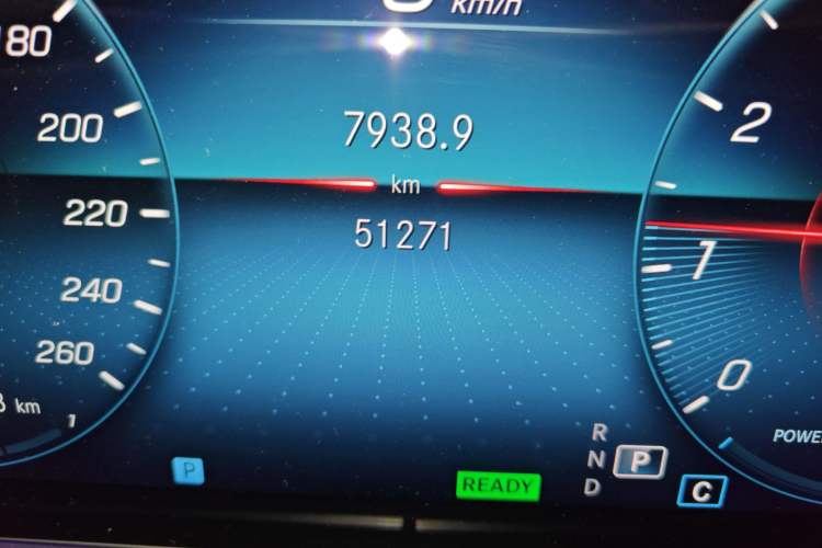 Used Mercedes-Benz E-Class 2021 E 260 Coupe Odometer Close Up