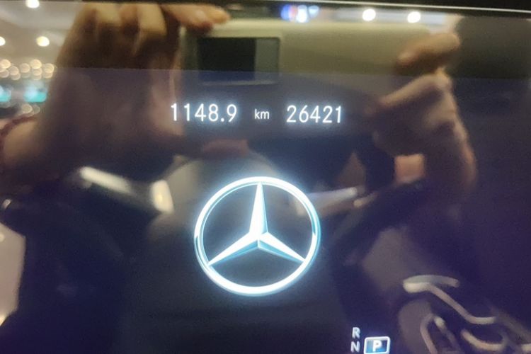 Used Mercedes-Benz E-Class 2021 Restyled E 260 4MATIC Convertible Coupe Odometer Close Up