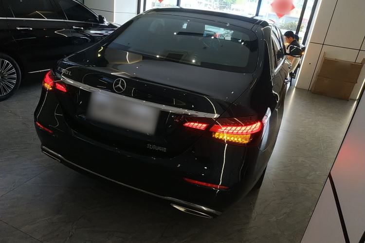Used Mercedes-Benz E-Class 2021 Restyled E 300 L Luxury Edition Rear Right 45 Deg