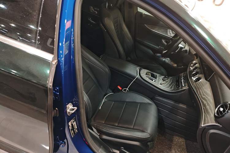 Used Mercedes-Benz E-Class 2021 E 350 L 4MATIC Sport Edition Right Front Seat