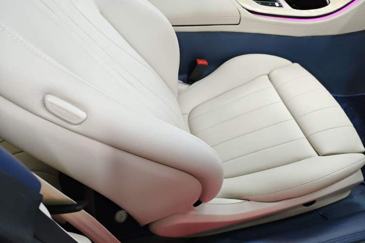 Used Mercedes-Benz E-Class 2021 Facelift E 260 Coupe Right Front Seat