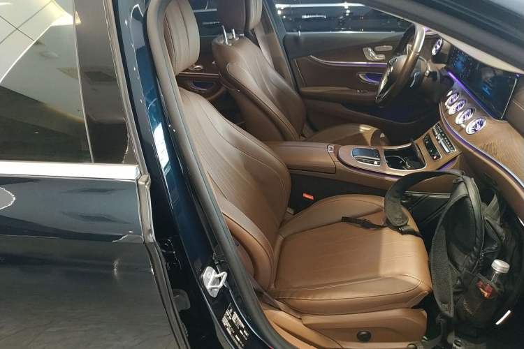 Used Mercedes-Benz E-Class 2021 Restyled E 300 L Luxury Edition Right Front Seat