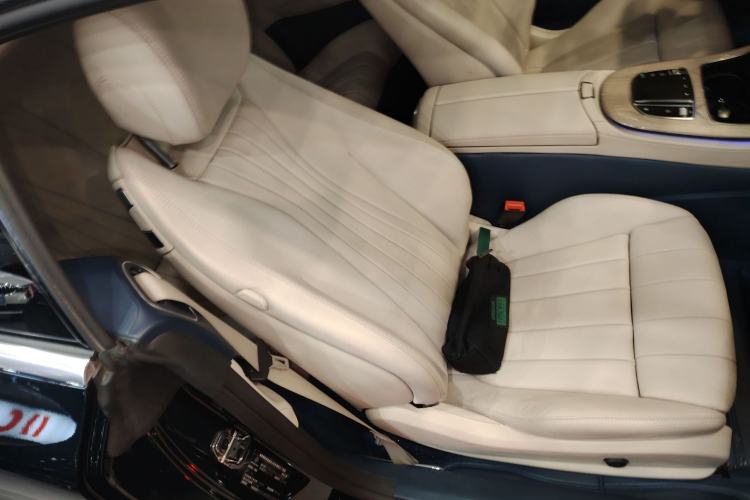 Used Mercedes-Benz E-Class 2021 Facelift E 260 Coupe Right Front Seat