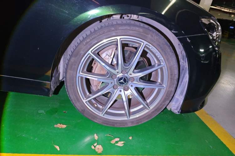 Used Mercedes-Benz E-Class 2021 E 260 Convertible Coupe Right Front Wheel Hub