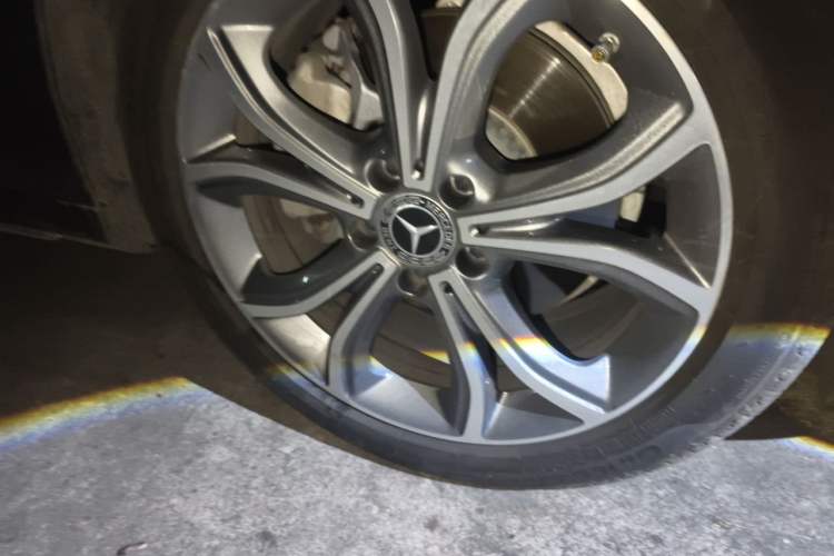 Used Mercedes-Benz E-Class 2021 E 300 L Sporty and Stylish Model Right Front Wheel Hub