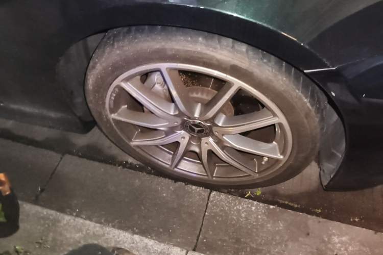 Used Mercedes-Benz E-Class 2021 Facelift E 260 Coupe Right Front Wheel Hub