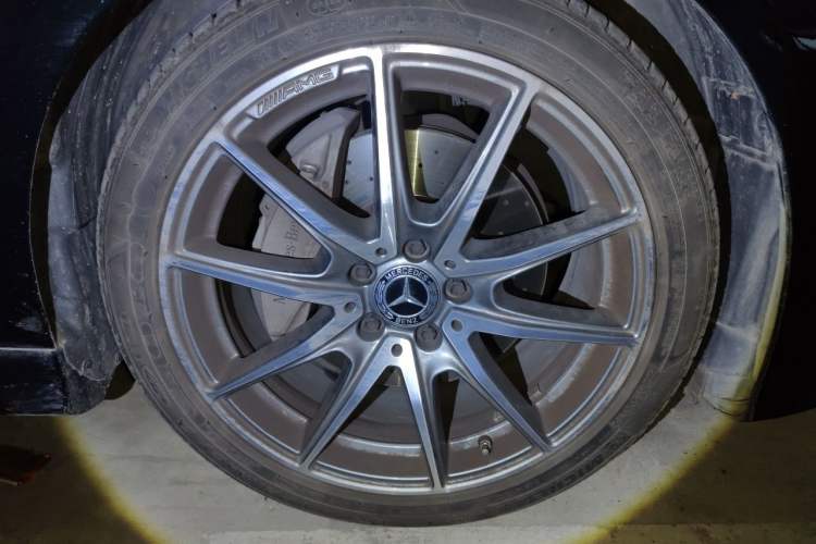 Used Mercedes-Benz E-Class 2021 E 260 Coupe Right Front Wheel Hub