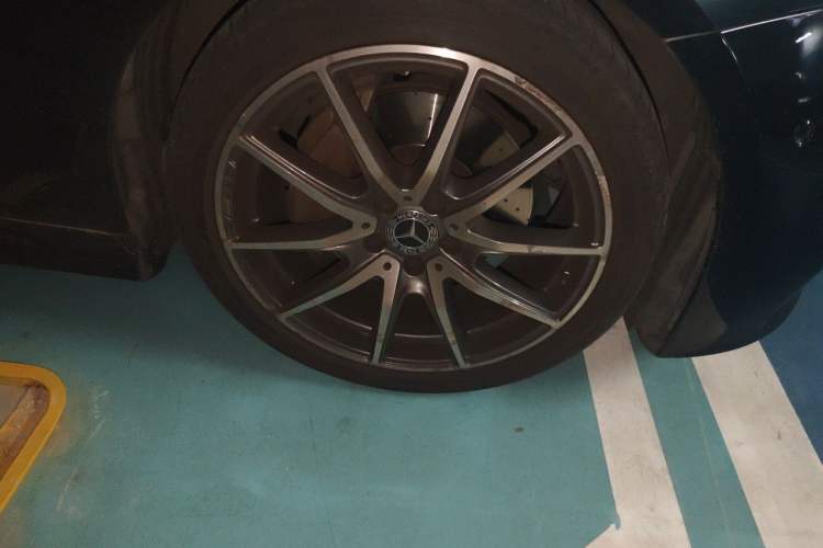 Used Mercedes-Benz E-Class 2021 Facelift E 260 Coupe Right Front Wheel Hub