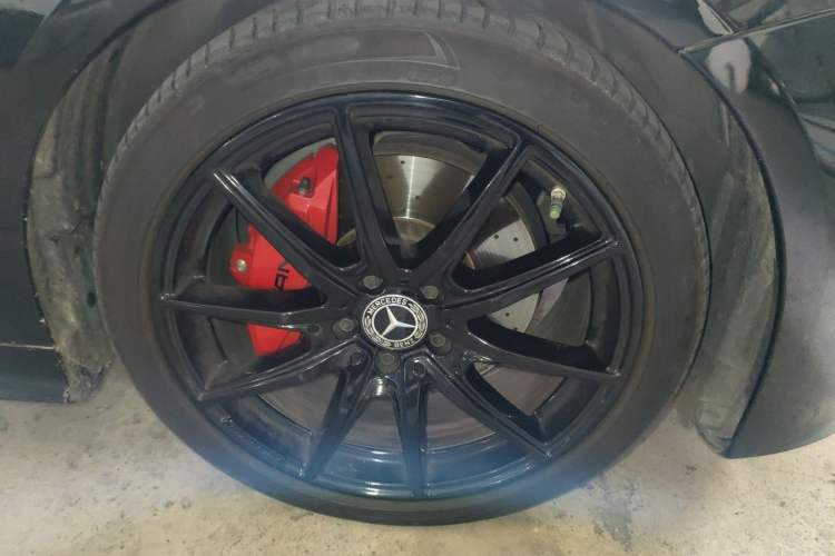 Used Mercedes-Benz E-Class 2021 E 260 Coupe Right Front Wheel Hub