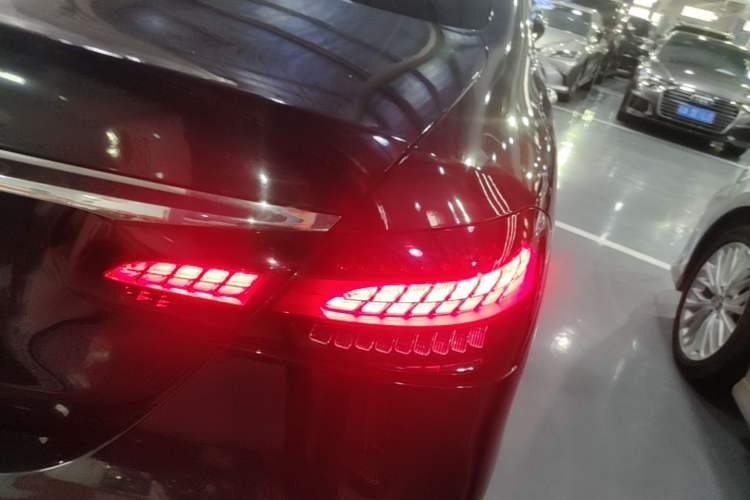 Used Mercedes-Benz E-Class 2021 E 300 L Premium Edition Right Rear Taillight