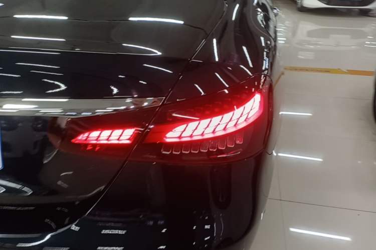 Used Mercedes-Benz E-Class 2021 Restyled E 300 L Sporty and Stylish Edition Right Rear Taillight