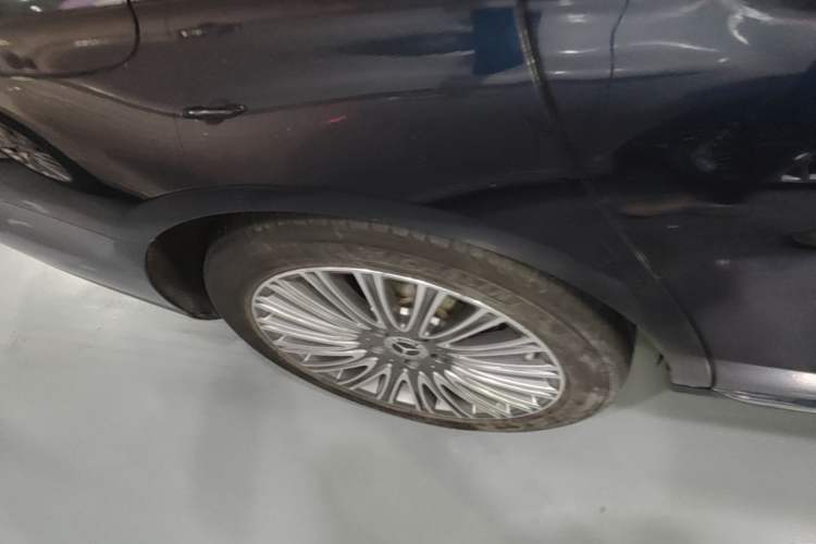 Used Mercedes-Benz E-Class 2021 E 300 L Premium Edition Right Rear Wheel Hub