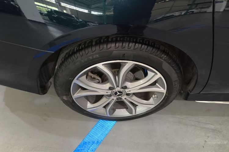 Used Mercedes-Benz E-Class 2021 Restyled E 300 L Sporty and Stylish Edition Right Rear Wheel Hub