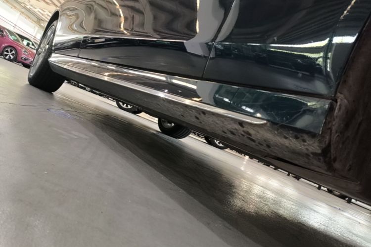 Used Mercedes-Benz E-Class 2021 Restyled E 300 L Sporty and Stylish Edition Right Side Sill
