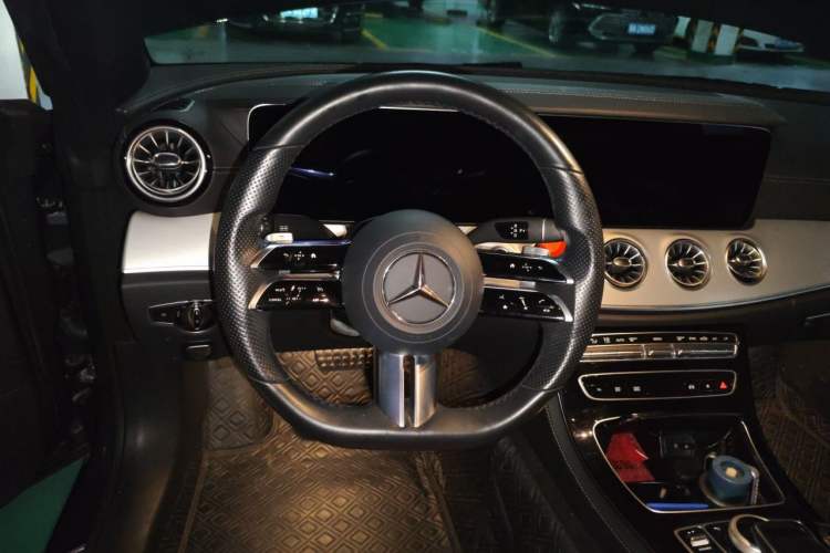 Used Mercedes-Benz E-Class 2021 E 260 Convertible Coupe Steering Wheel