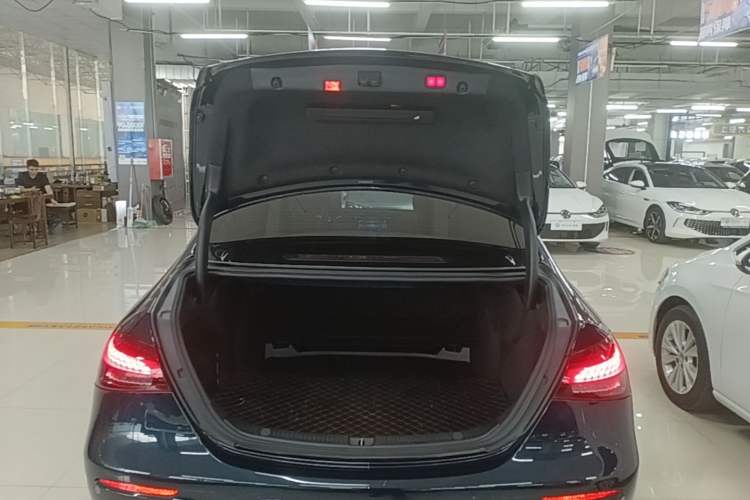 Used Mercedes-Benz E-Class 2021 Restyled E 300 L Sporty and Stylish Edition Trunk