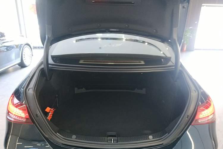 Used Mercedes-Benz E-Class 2021 Restyled E 300 L Luxury Edition Trunk