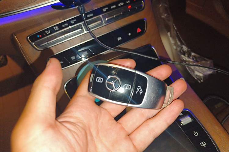 Used Mercedes-Benz E-Class 2021 Restyled E 300 L Luxury Edition Vehicle Key