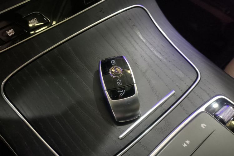 Used Mercedes-Benz E-Class 2021 Restyled E 300 L Sporty and Stylish Edition Vehicle Key