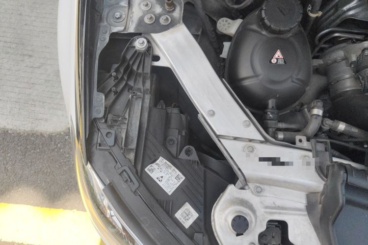 Used Mercedes-Benz E-Class 2021 E 300 L Stylish Model Engine Bay Right