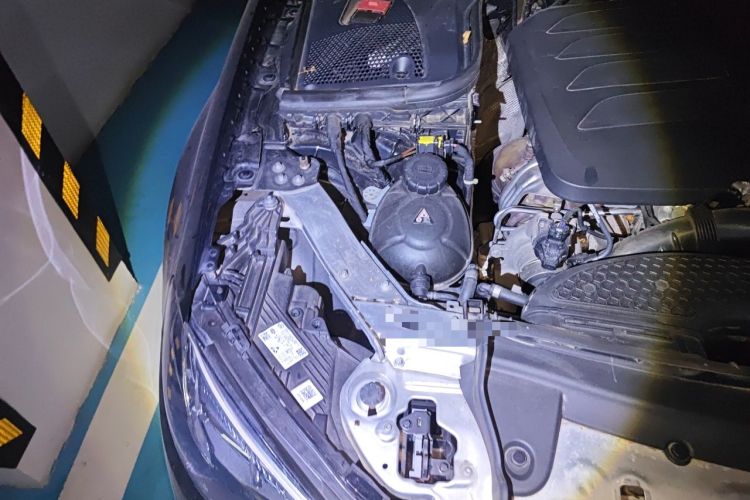 Used Mercedes-Benz E-Class 2021 Restyled E 300 L Sport Luxury Edition Engine Bay Right