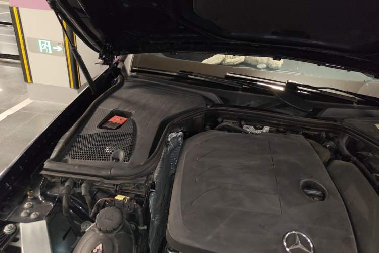 Used Mercedes-Benz E-Class 2021 Restyled E 260 Luxury Sports Edition Engine Bay Right