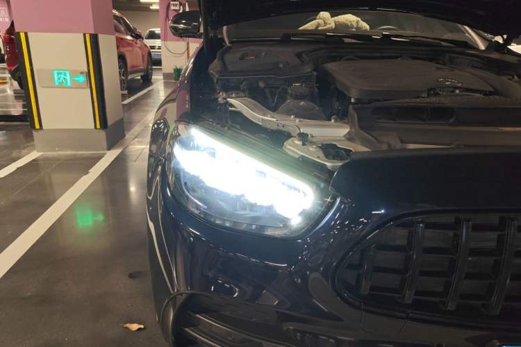 Used Mercedes-Benz E-Class 2021 Restyled E 260 Luxury Sports Edition Right Front Headlight