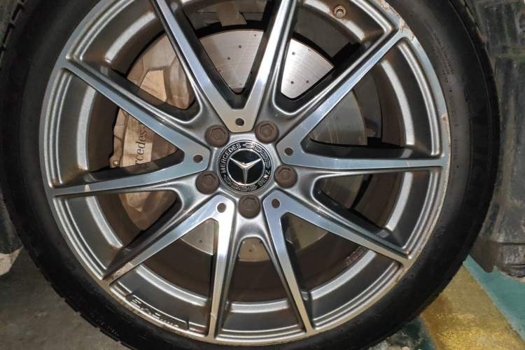 Used Mercedes-Benz E-Class 2021 E 300 Coupe Right Front Wheel Hub