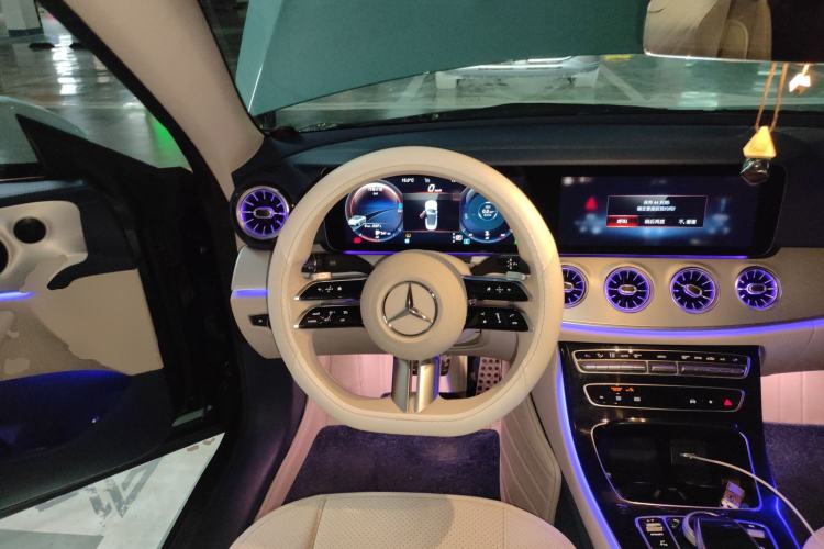 Used Mercedes-Benz E-Class 2021 Facelift E 260 Convertible Coupe Steering Wheel