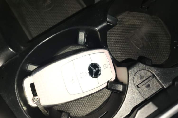 Used Mercedes-Benz E-Class 2021 Facelift E 260 Coupe Interior 1