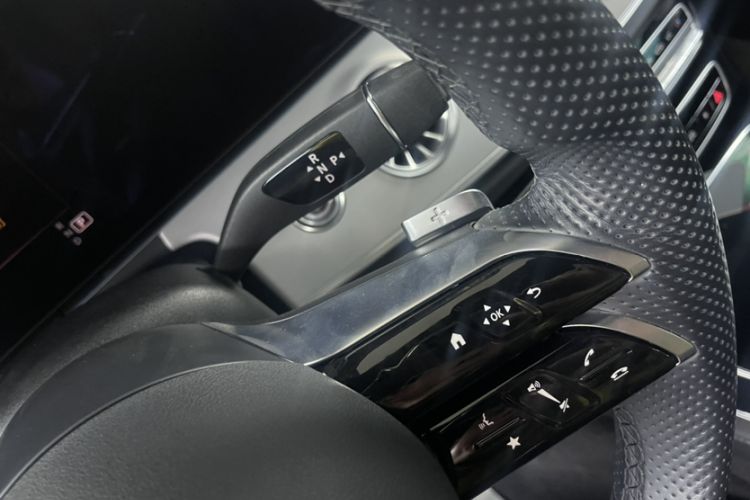 Used Mercedes-Benz E-Class 2021 Facelift E 260 Coupe Interior 6