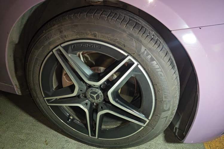 Used Mercedes-Benz E-Class 2021 Updated E 260 Fashion Sport Edition Right Front Wheel Hub