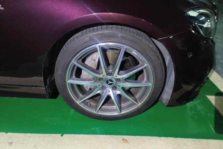 Used Mercedes-Benz E-Class 2021 E 260 Coupe Right Front Wheel Hub
